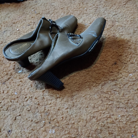 Shoes - Picture 3 of 3